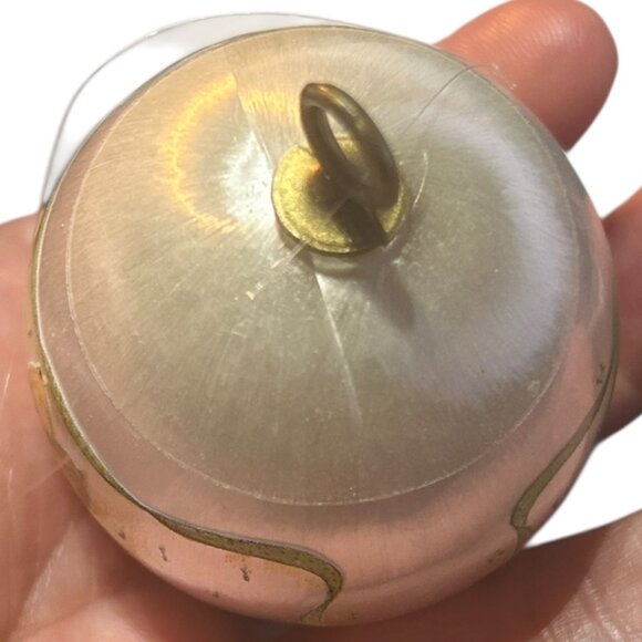 Vintage Hallmark Betsey Clark Satin Ball Ornament Christmas 1976 Keepsake QX2101 - Picture 4 of 4